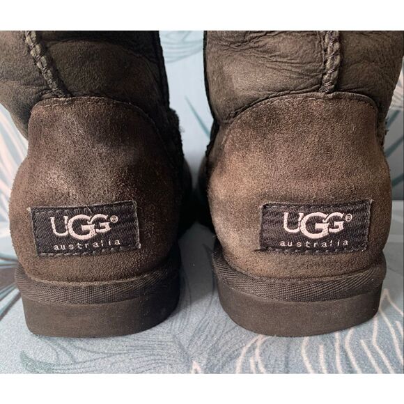 UGG Classic Short black Suede Shearling Sheepskin Boots womens 6 - Picture 6 of 11